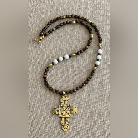 26 inch Brass Cross and Tiger Eye Gemstone bead necklace NWOT - Picture 9 of 11